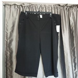 Studio 1940 Shorts - New Bermuda 22-24 women's black by Studio 1940 Studio 1940 Shorts - New Bermuda 22-24 women's black by Studio 1940